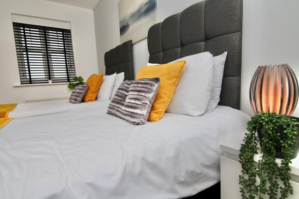 Daimler House - Cosy Home Near Coventry City Centre Экстерьер фото