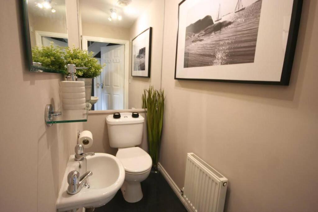 Daimler House - Cosy Home Near Coventry City Centre Экстерьер фото