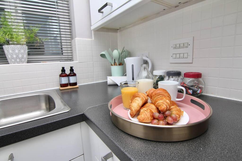 Daimler House - Cosy Home Near Coventry City Centre Экстерьер фото