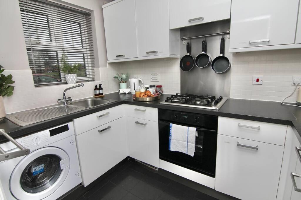 Daimler House - Cosy Home Near Coventry City Centre Экстерьер фото
