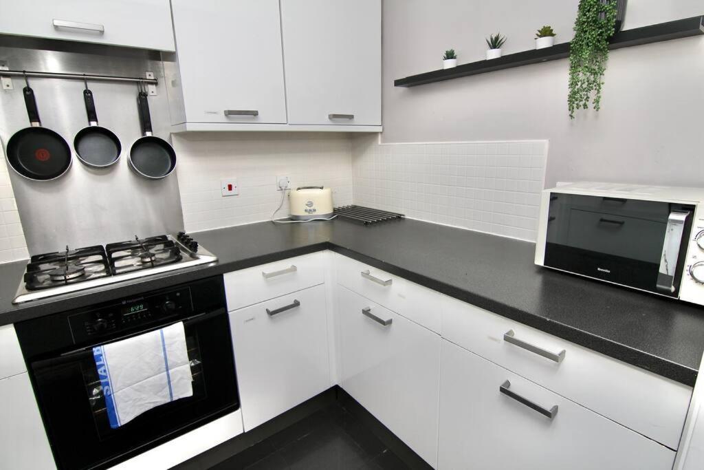 Daimler House - Cosy Home Near Coventry City Centre Экстерьер фото